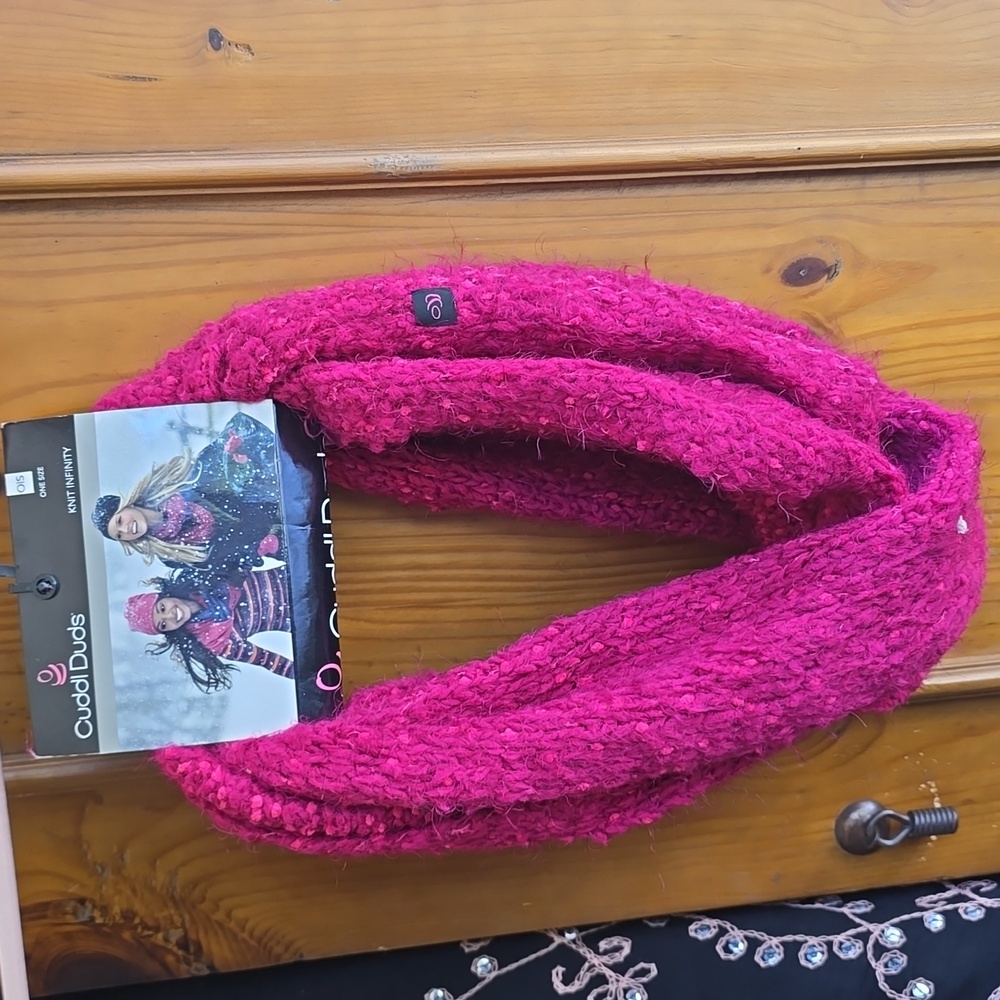 New Women's Magenta Faux Sherpa Infinity Scarf by Cuddl Duds